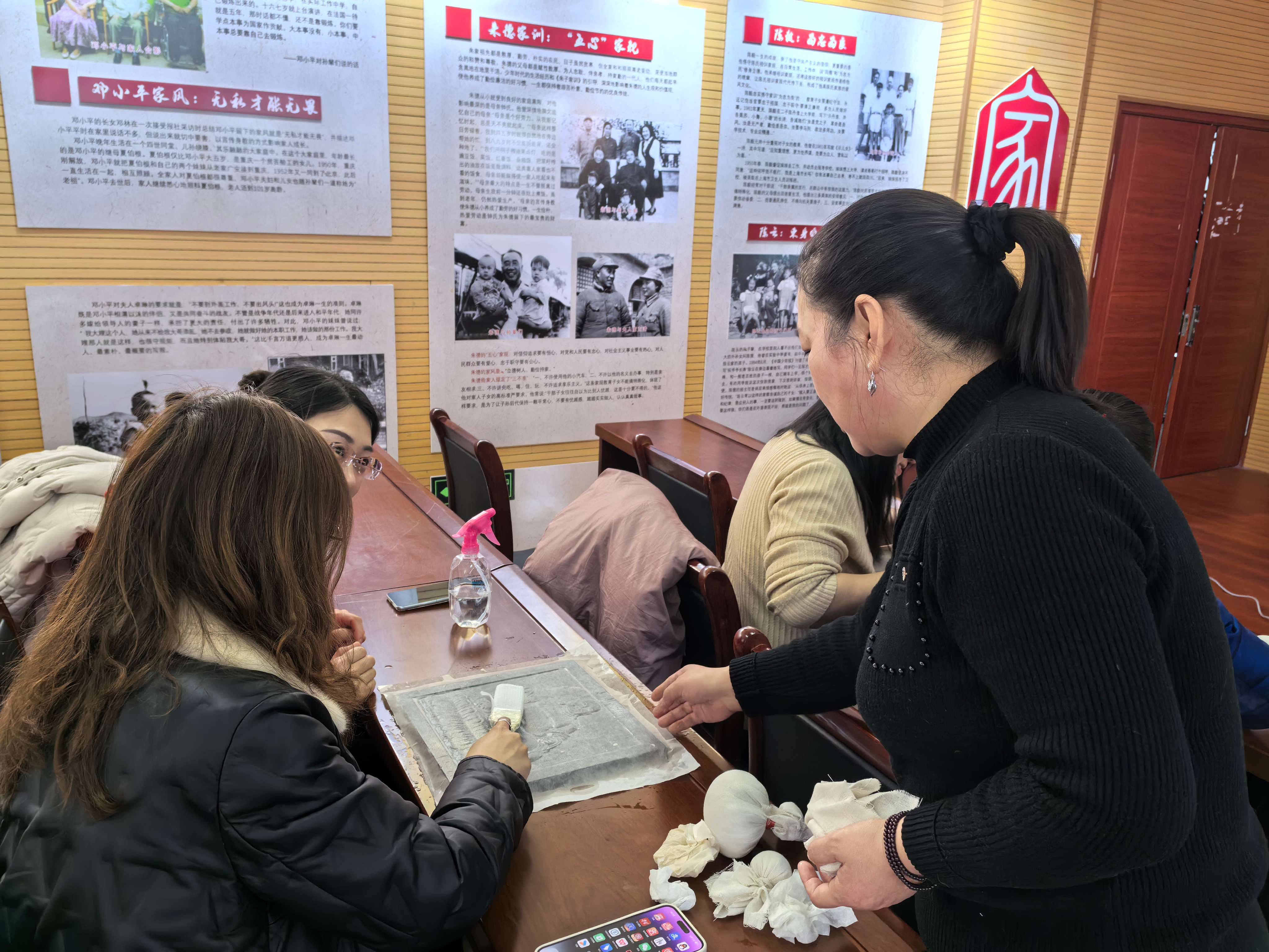 巨野县博物馆开展“芳华共拓·非遗传承” 三八妇女节主题活动 主题活动 第3张