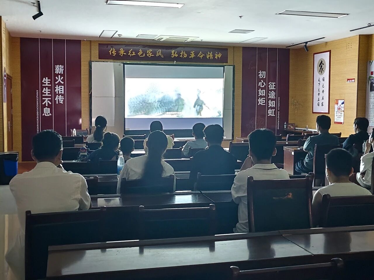微信图片_2026-08-13_101836_769.jpg 光影忆峥嵘 铁血铸军魂|八一建军节红色观影活动圆满落幕 主题活动 第4张 光影忆峥嵘 铁血铸军魂|八一建军节红色观影活动圆满落幕 主题活动 第4张