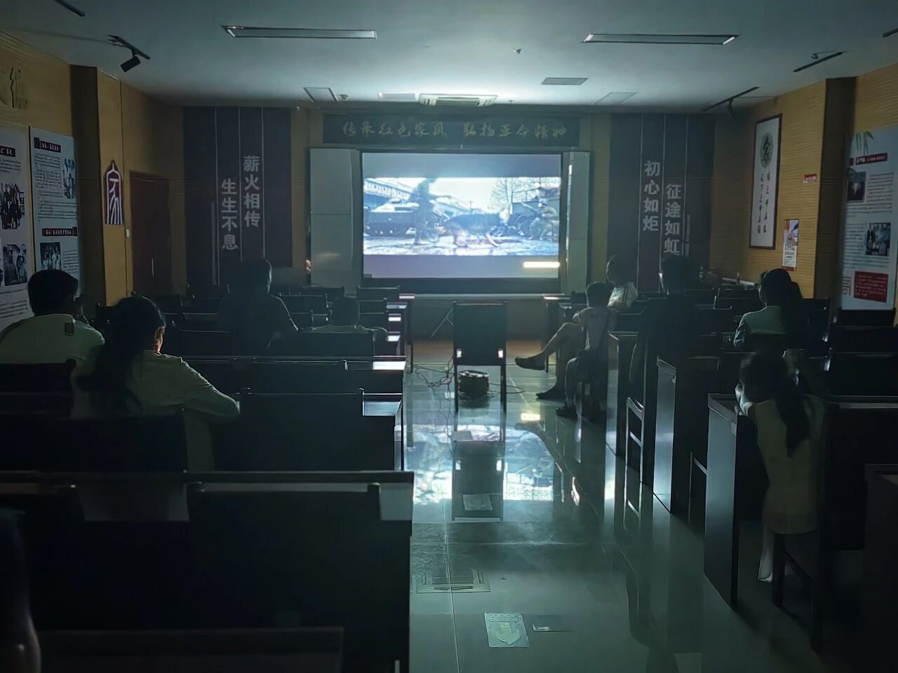 微信图片_2026-08-13_101905_666.jpg 光影忆峥嵘 铁血铸军魂|八一建军节红色观影活动圆满落幕 主题活动 第5张 光影忆峥嵘 铁血铸军魂|八一建军节红色观影活动圆满落幕 主题活动 第5张
