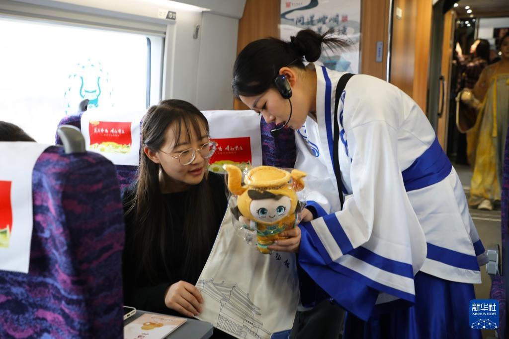 “高铁流动博物馆”联通黄河珠江 知识普及 第5张